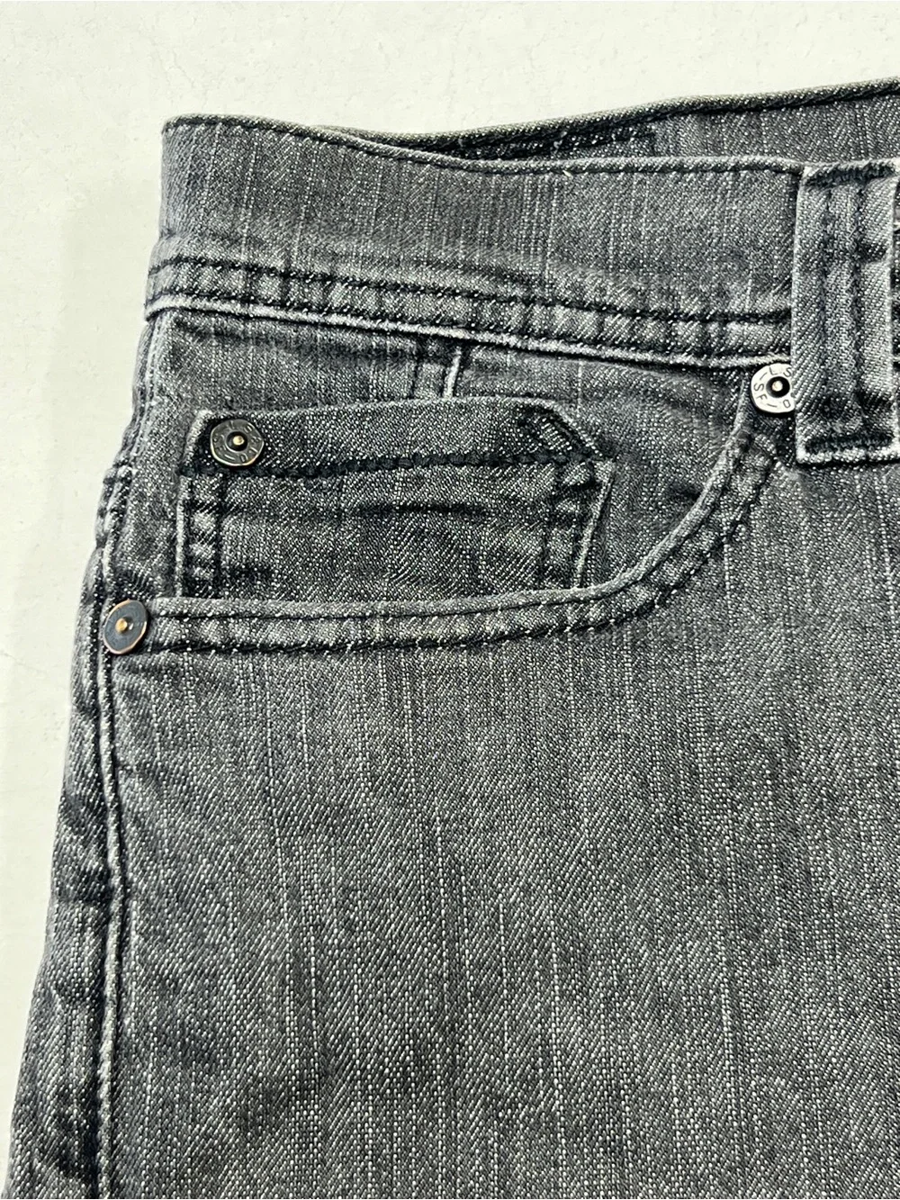 Levi’s 511 Slim Gray Distressed Jeans Zipper Back Pockets 34x30